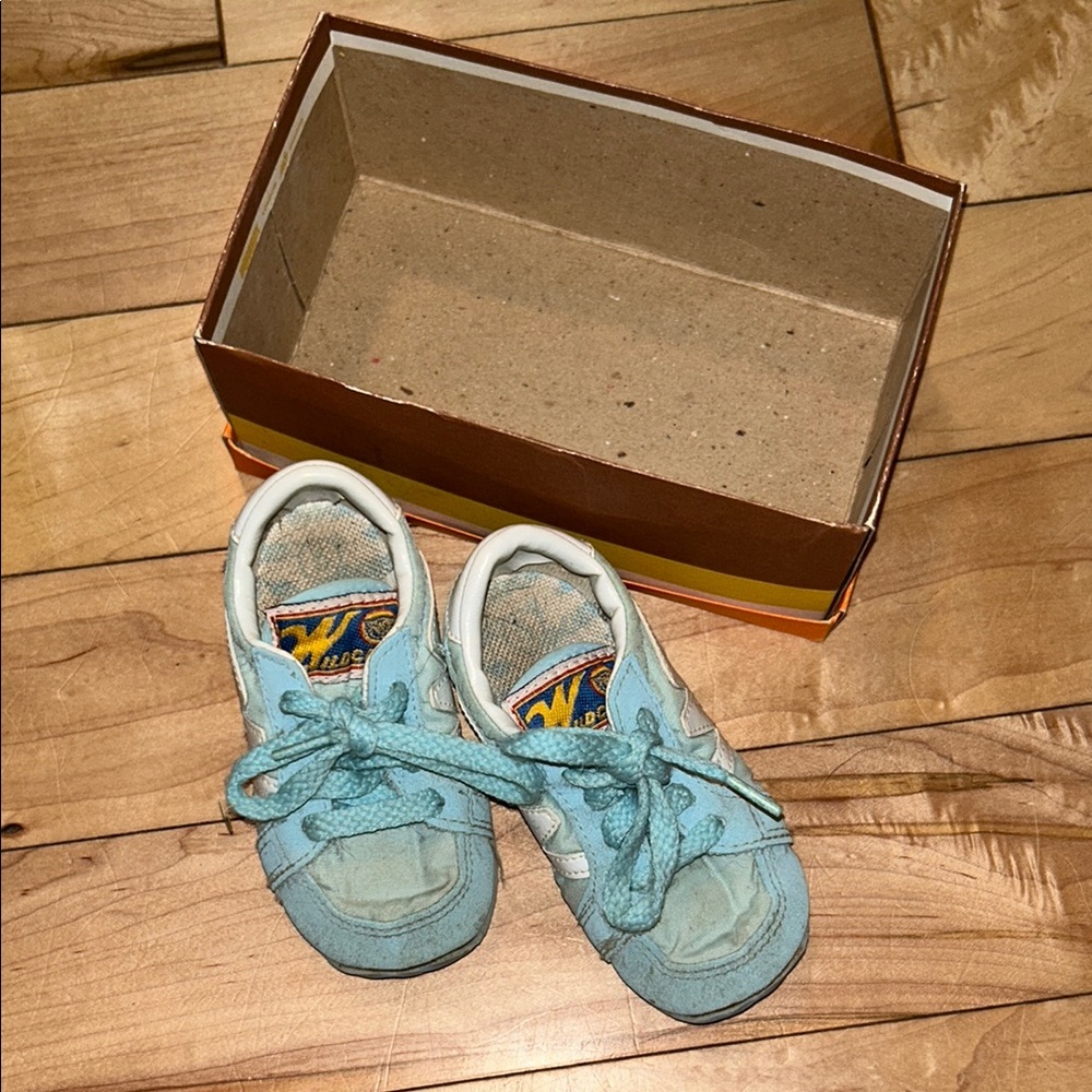 Vintage Wildcats Blue and White Sneakers
